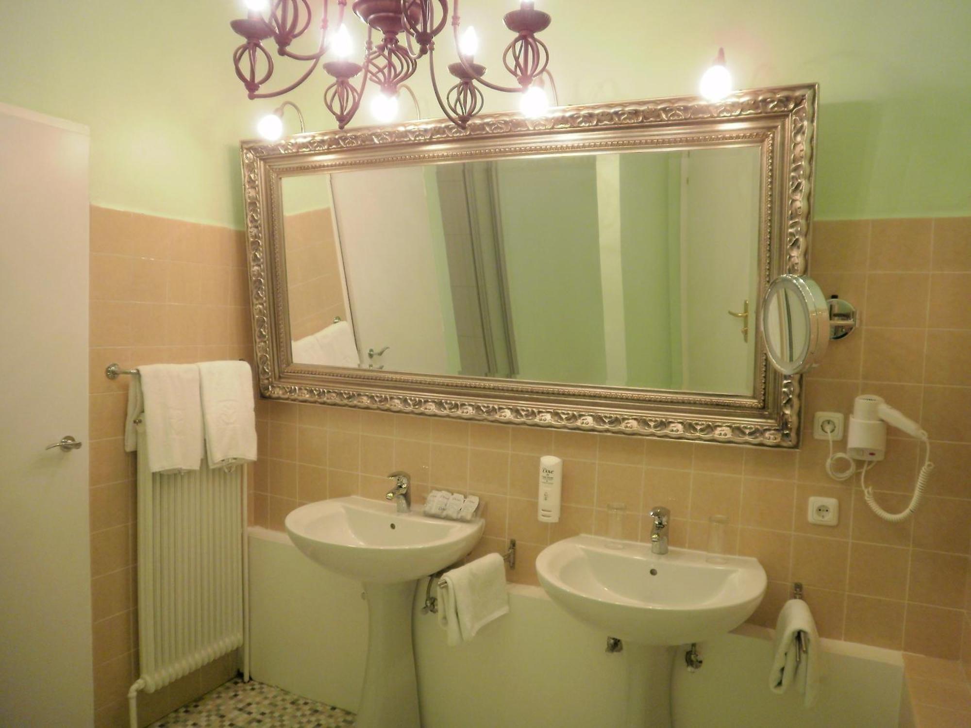 Stadtvilla Auerhahn Vocklabruck Ngoại thất bức ảnh
